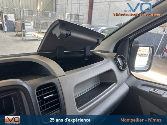 Aperçu de la photo 17 du véhicule RENAULT TRAFIC FOURGON