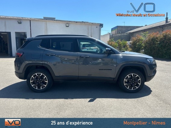 Aperçu de la photo 41 du véhicule JEEP COMPASS
