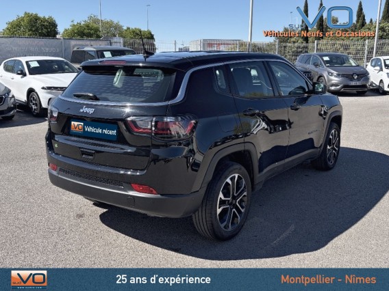 Aperçu de la photo 31 du véhicule JEEP COMPASS