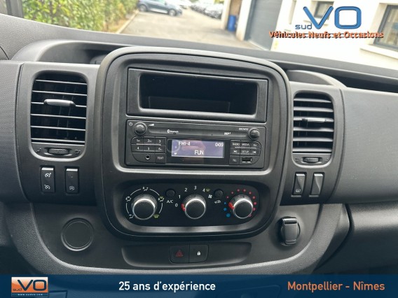 Aperçu de la photo 14 du véhicule RENAULT TRAFIC COMBI