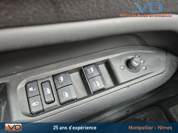 Aperçu de la photo 15 du véhicule JEEP COMPASS