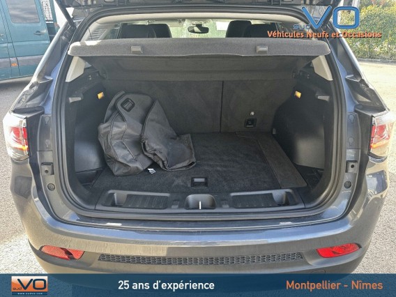 Aperçu de la photo 18 du véhicule JEEP COMPASS