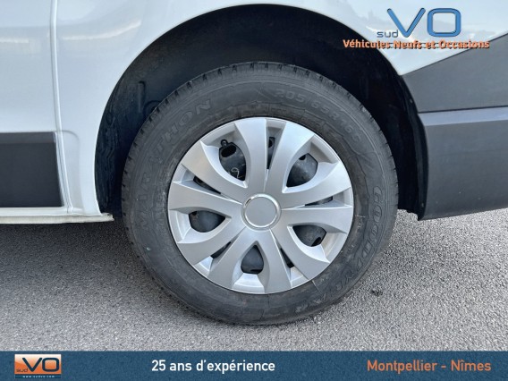Aperçu de la photo 24 du véhicule RENAULT TRAFIC COMBI