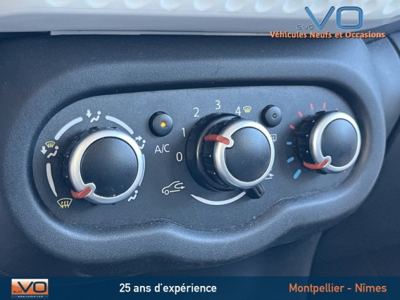 Aperçu de la photo 15 du véhicule RENAULT TWINGO III