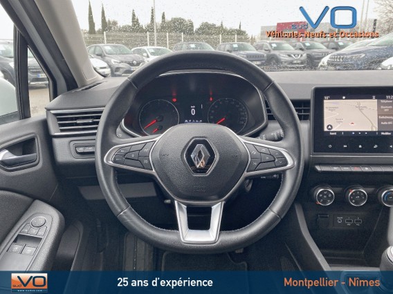 Aperçu de la photo 10 du véhicule RENAULT CLIO V