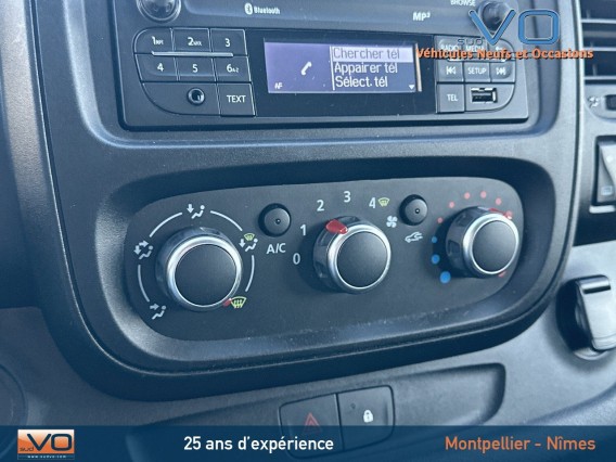 Aperçu de la photo 15 du véhicule RENAULT TRAFIC COMBI