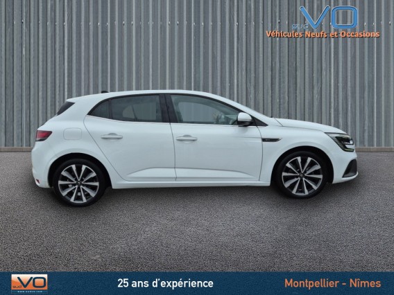 Aperçu de la photo 8 du véhicule RENAULT MEGANE IV BERLINE