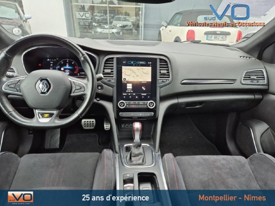 Aperçu de la photo 9 du véhicule RENAULT MEGANE IV BERLINE