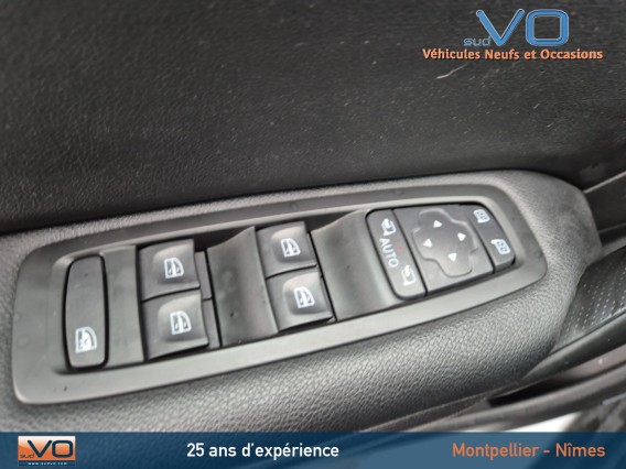 Aperçu de la photo 15 du véhicule RENAULT MEGANE IV BERLINE