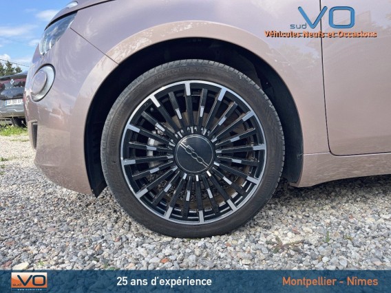 Aperçu de la photo 19 du véhicule FIAT 500e BERLINE