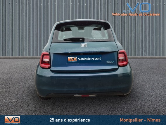 Aperçu de la photo 6 du véhicule FIAT 500e BERLINE MY22 SERIE 1 STEP 2