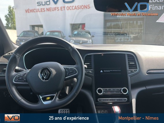 Aperçu de la photo 9 du véhicule RENAULT MEGANE IV BERLINE