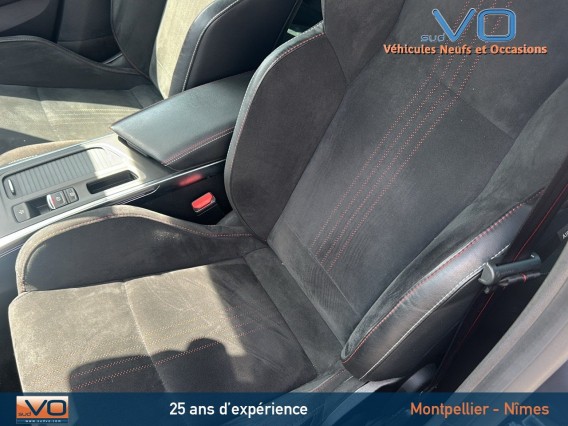 Aperçu de la photo 16 du véhicule RENAULT MEGANE IV BERLINE