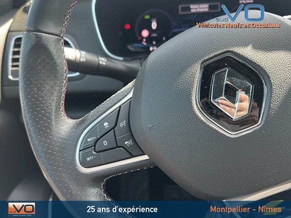 Aperçu de la photo 21 du véhicule RENAULT MEGANE IV BERLINE