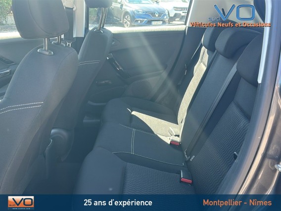 Aperçu de la photo 17 du véhicule PEUGEOT 208