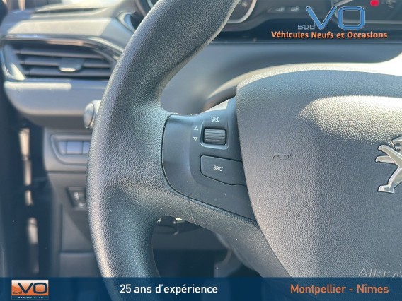 Aperçu de la photo 24 du véhicule PEUGEOT 208