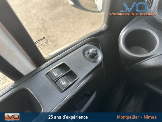 Aperçu de la photo 18 du véhicule IVECO DAILY CHASSIS CABINE