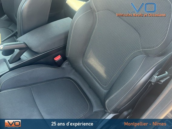 Aperçu de la photo 16 du véhicule RENAULT MEGANE IV BERLINE
