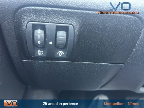 Aperçu de la photo 20 du véhicule RENAULT MEGANE IV BERLINE