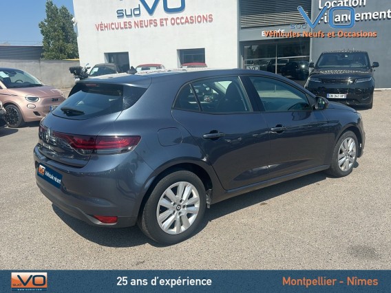 Aperçu de la photo 30 du véhicule RENAULT MEGANE IV BERLINE