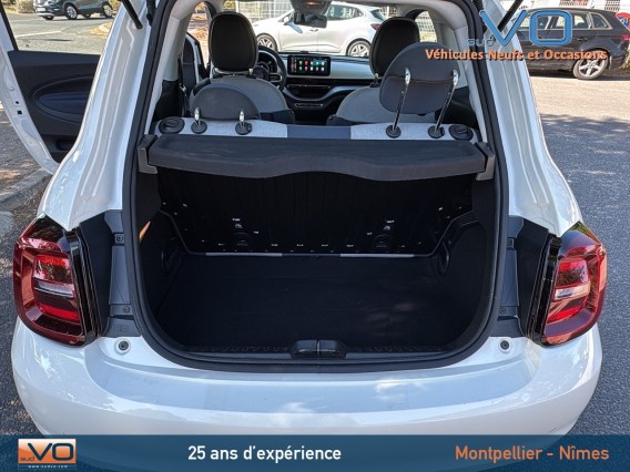 Aperçu de la photo 18 du véhicule FIAT 500e BERLINE
