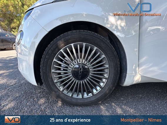 Aperçu de la photo 19 du véhicule FIAT 500e BERLINE