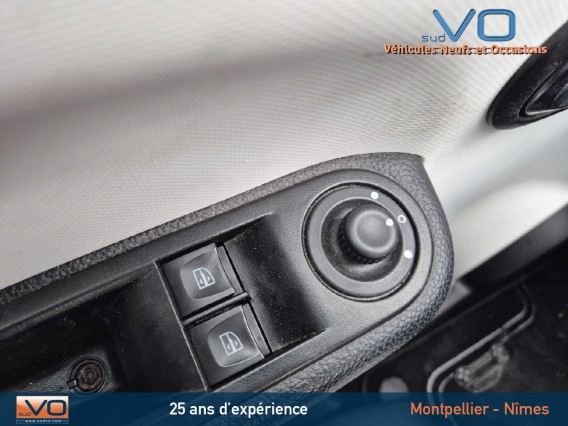 Aperçu de la photo 23 du véhicule RENAULT TWINGO III