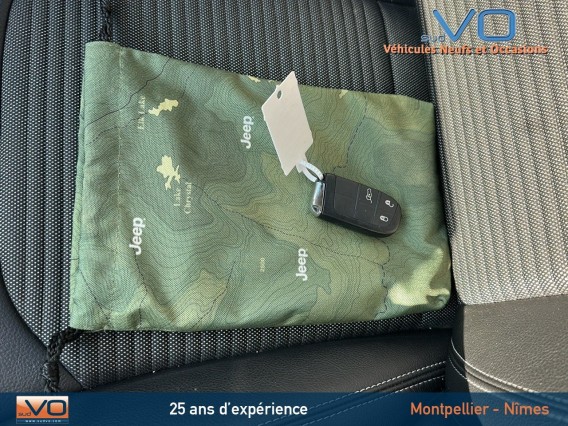 Aperçu de la photo 31 du véhicule JEEP COMPASS
