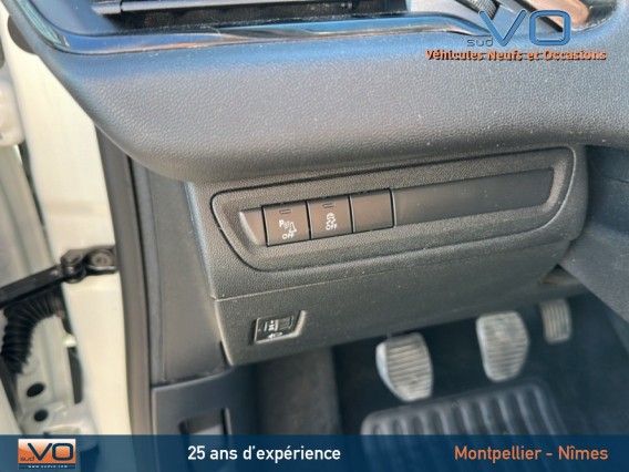 Aperçu de la photo 16 du véhicule PEUGEOT 208