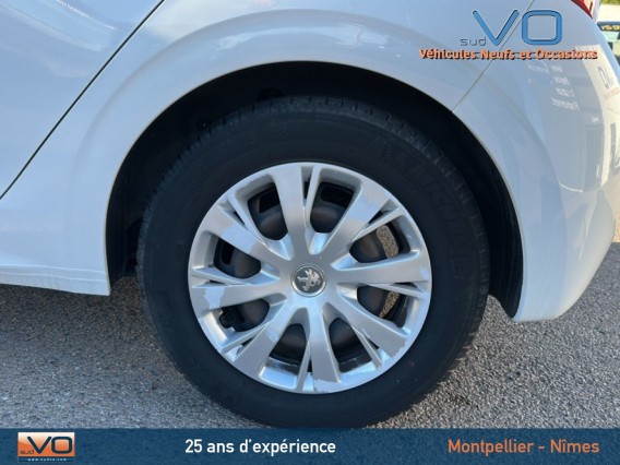 Aperçu de la photo 20 du véhicule PEUGEOT 208