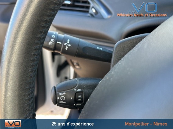 Aperçu de la photo 24 du véhicule PEUGEOT 208