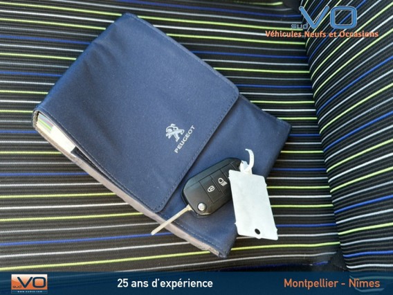 Aperçu de la photo 33 du véhicule PEUGEOT 208