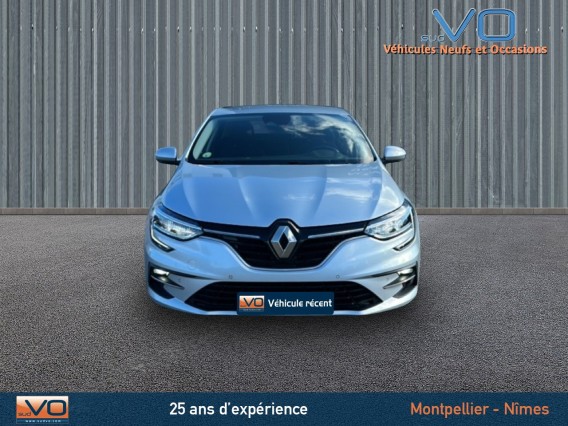 Aperçu de la photo 2 du véhicule RENAULT MEGANE IV BERLINE