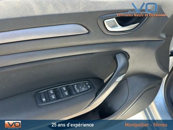Aperçu de la photo 13 du véhicule RENAULT MEGANE IV BERLINE