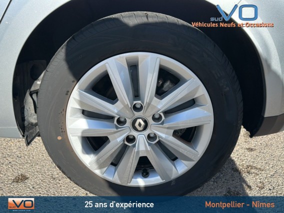 Aperçu de la photo 19 du véhicule RENAULT MEGANE IV BERLINE