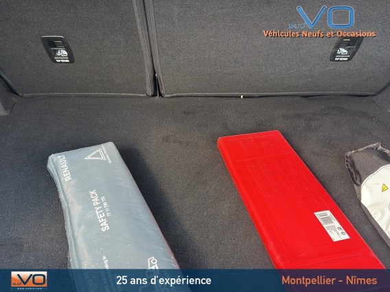 Aperçu de la photo 18 du véhicule RENAULT MEGANE IV BERLINE BUSINESS