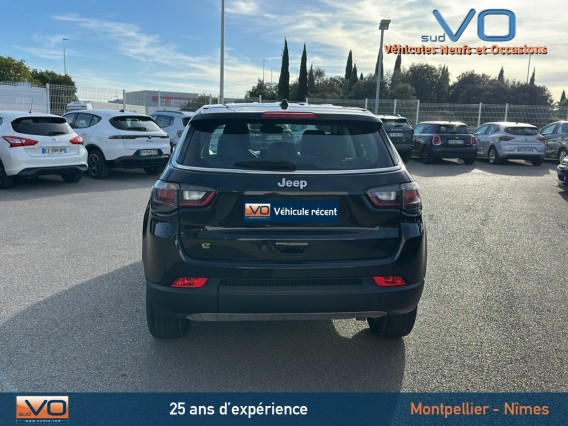 Aperçu de la photo 31 du véhicule JEEP COMPASS