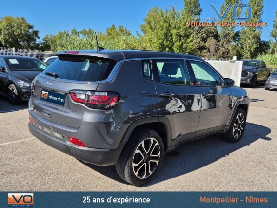 Aperçu de la photo 32 du véhicule JEEP COMPASS