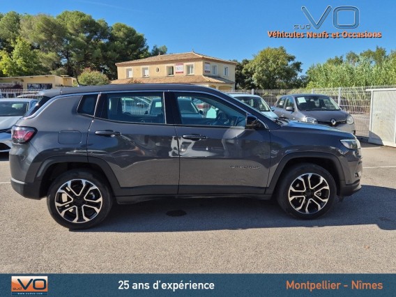 Aperçu de la photo 33 du véhicule JEEP COMPASS