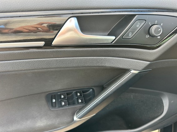 Aperçu de la photo 14 du véhicule VOLKSWAGEN GOLF