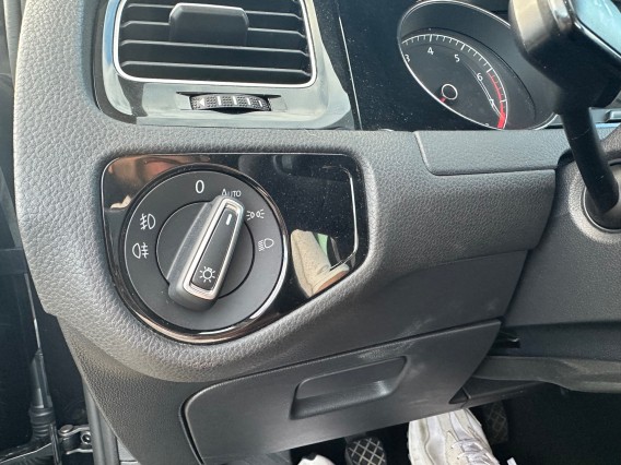 Aperçu de la photo 19 du véhicule VOLKSWAGEN GOLF