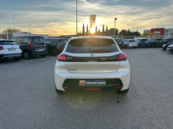 Aperçu de la photo 6 du véhicule PEUGEOT 208 ELECTRIQUE