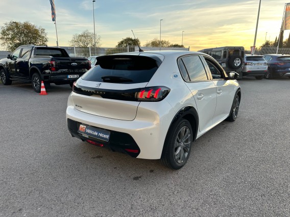 Aperçu de la photo 7 du véhicule PEUGEOT 208 ELECTRIQUE