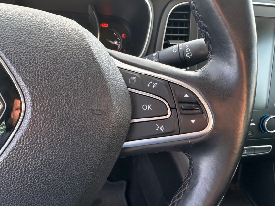 Aperçu de la photo 17 du véhicule RENAULT MEGANE IV ESTATE