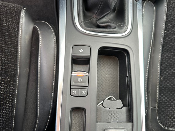 Aperçu de la photo 23 du véhicule RENAULT MEGANE IV ESTATE