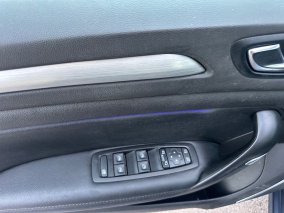 Aperçu de la photo 17 du véhicule RENAULT MEGANE IV BERLINE