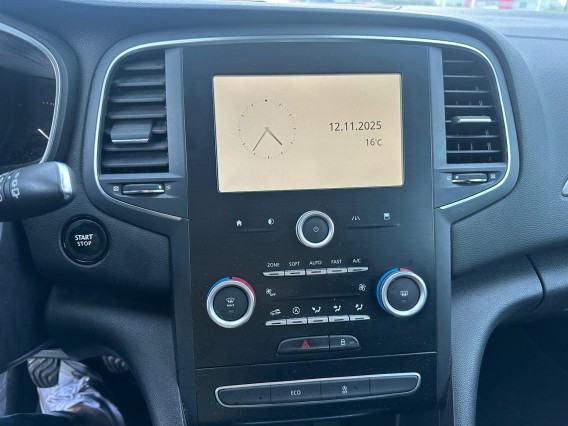 Aperçu de la photo 19 du véhicule RENAULT MEGANE IV BERLINE