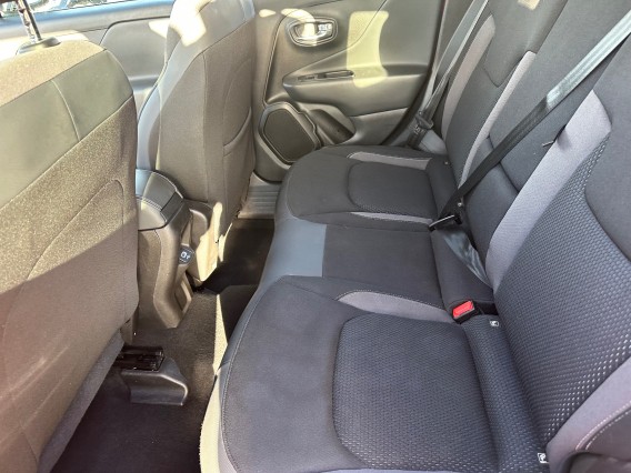 Aperçu de la photo 15 du véhicule JEEP RENEGADE