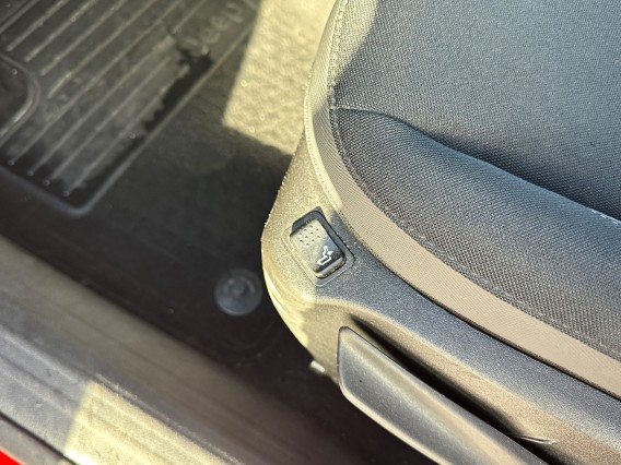 Aperçu de la photo 17 du véhicule JEEP RENEGADE