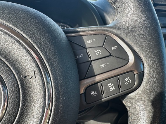 Aperçu de la photo 20 du véhicule JEEP RENEGADE